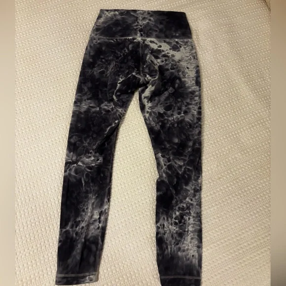 Lululemon Leggings - wunder under - Picture 2 of 4
